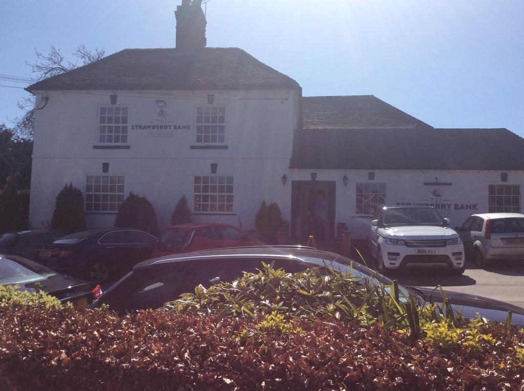 Strawberry Bank Hotel, Nec